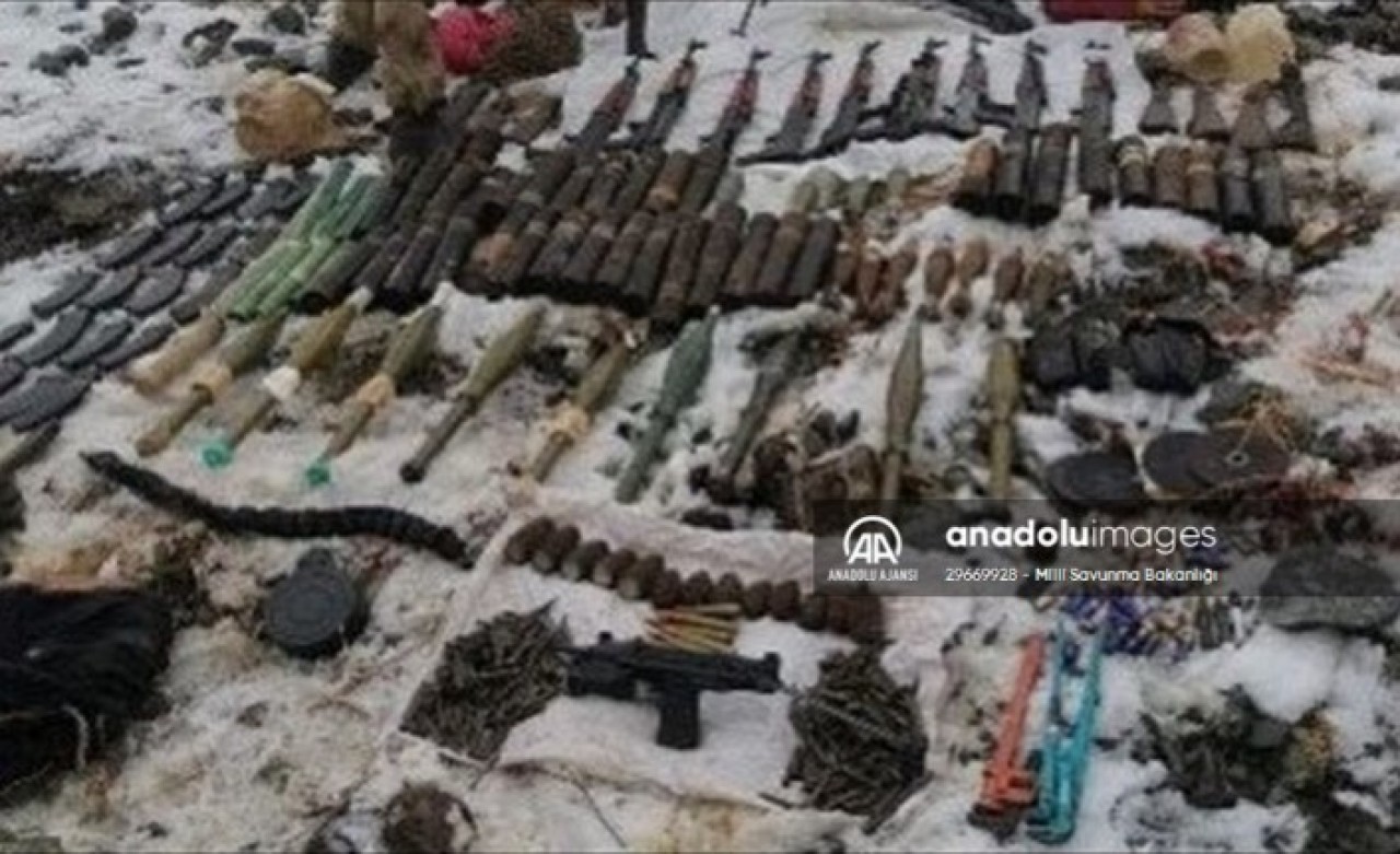 Van,  Iğdır ve Hakkari sınırında kaçak silah ve mühimmat ele geçirildi