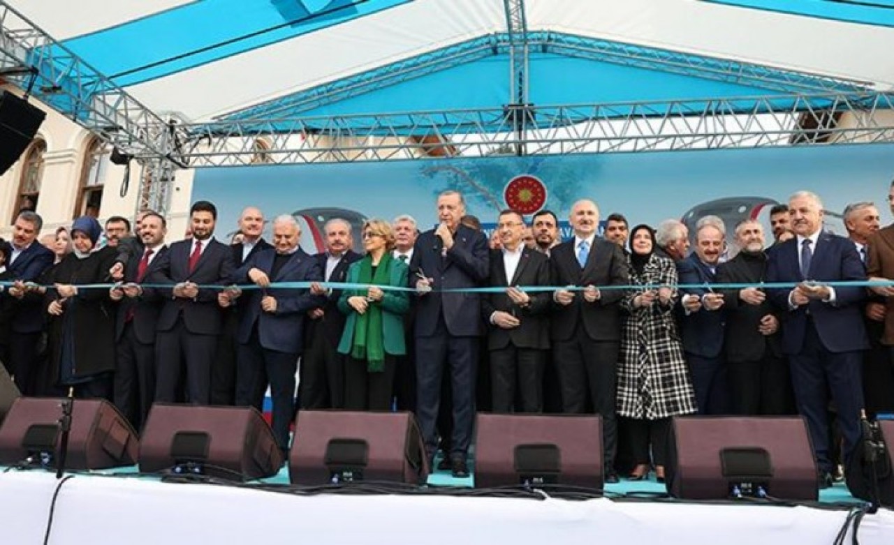 Açılış törenine Erdoğan'ın yanı başındaki isim damga vurdu! Kurdeleyi beraber kestiler