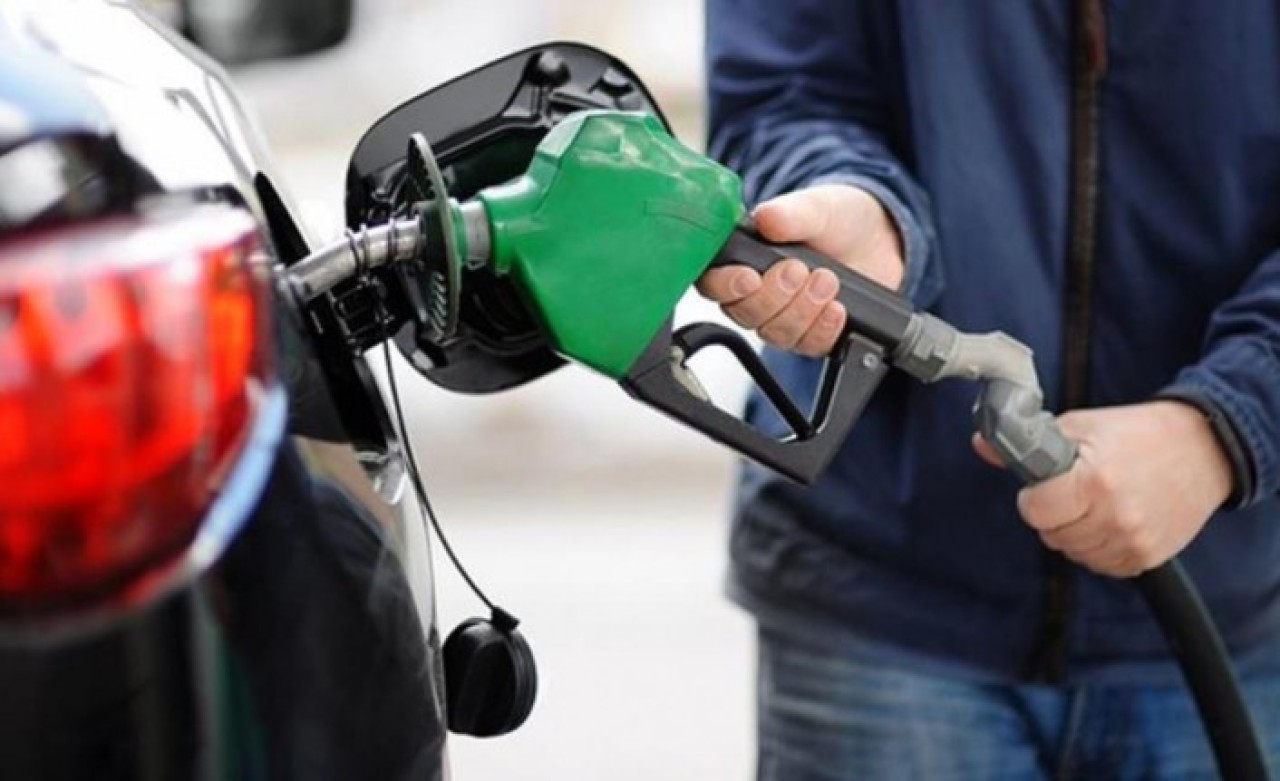 Araç sahipleri dikkat: Akaryakıta bu gece okkalı zam!