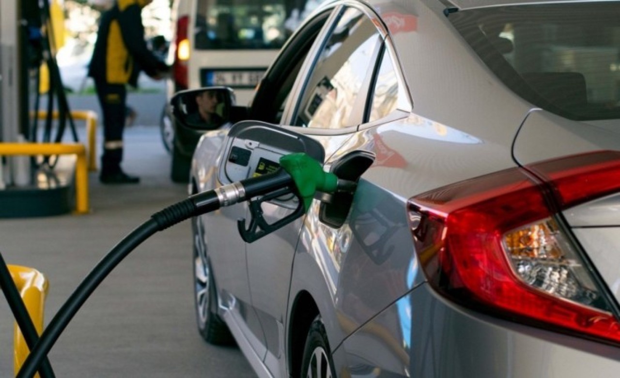 Araç sahiplerini üzen haber: Akaryakıta bu gece zam geliyor