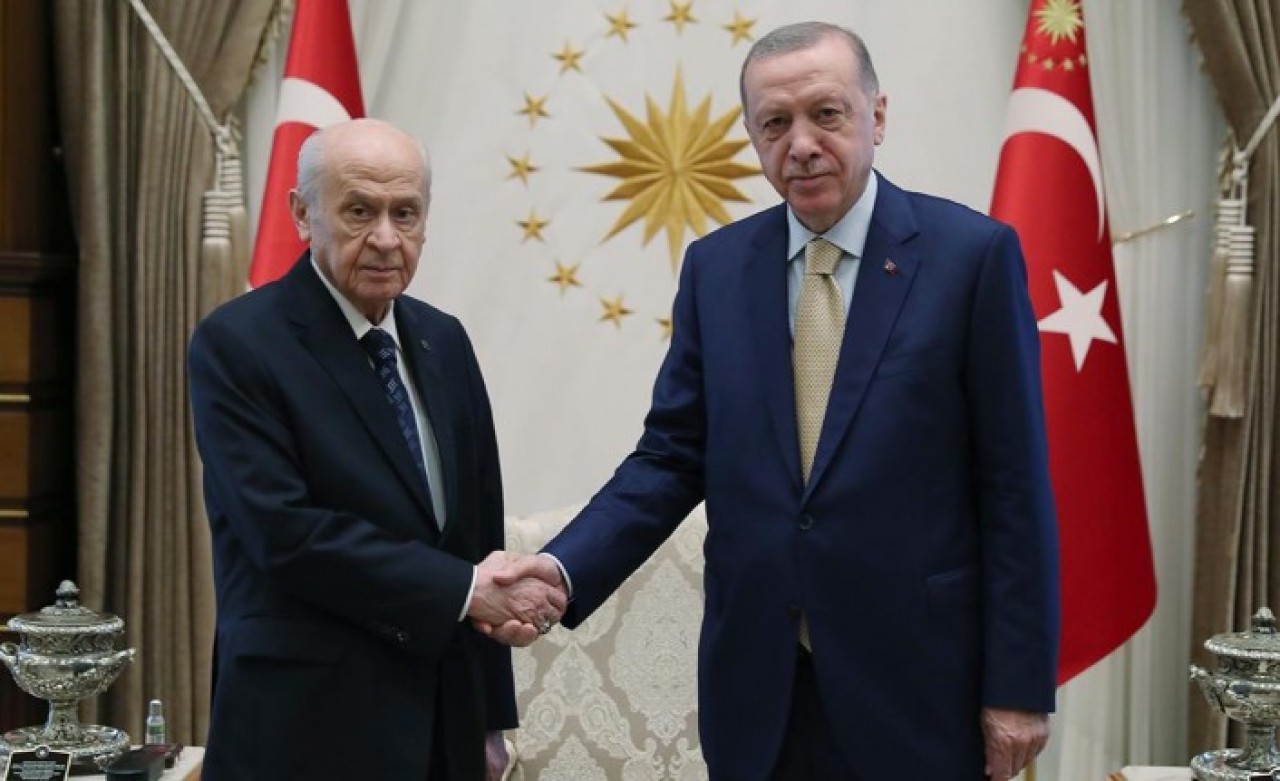 Bahçeli "Mayısta bu işi bitirelim" dedi,  AK Parti'den ilk yanıt geldi