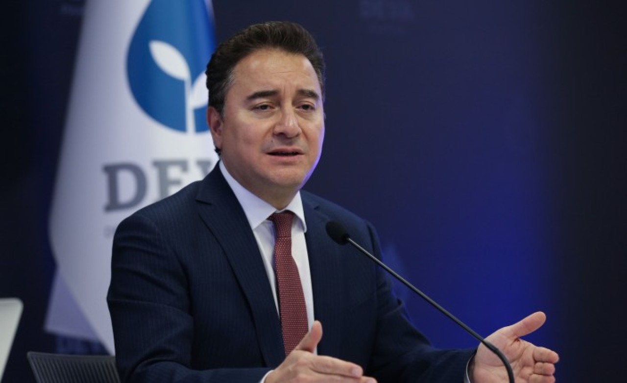 DEVA Partili başkan,  Ali Babacan'a zehir zemberek sözler söyleyip istifa etti