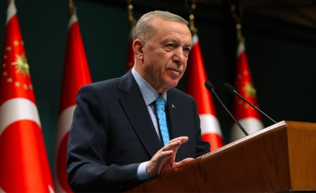 Dünyaca ünlü dergi Erdoğan'ı hedef aldı! Skandal manşete çok sert yanıt geldi