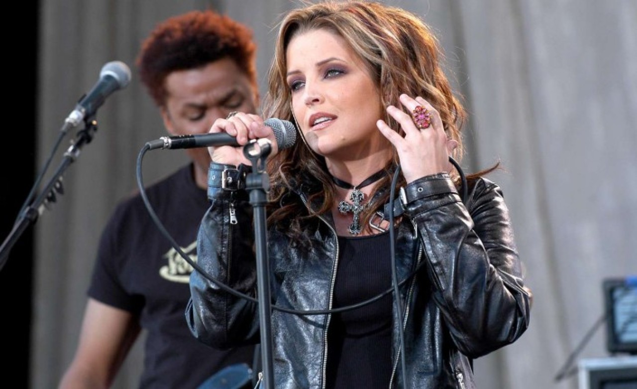 Elvis Presley'in tek çocuğu olan Lisa Marie Presley öldü