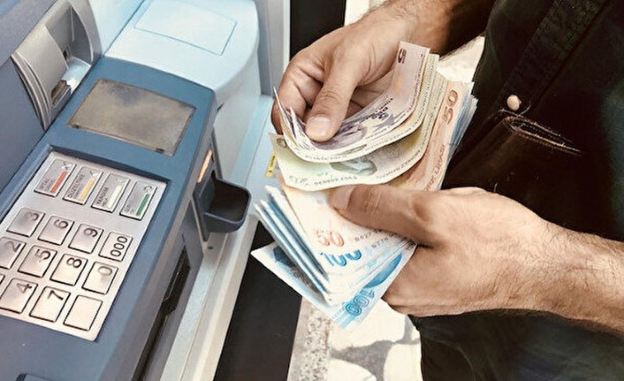 Emekli maaşları ve bayram ikramiyeleriyle ilgili flaş gelişme