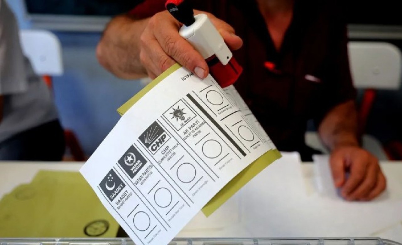 Son seçim anketinden büyük sürpriz çıktı: Hangi partinin oyları ok gibi fırladı?