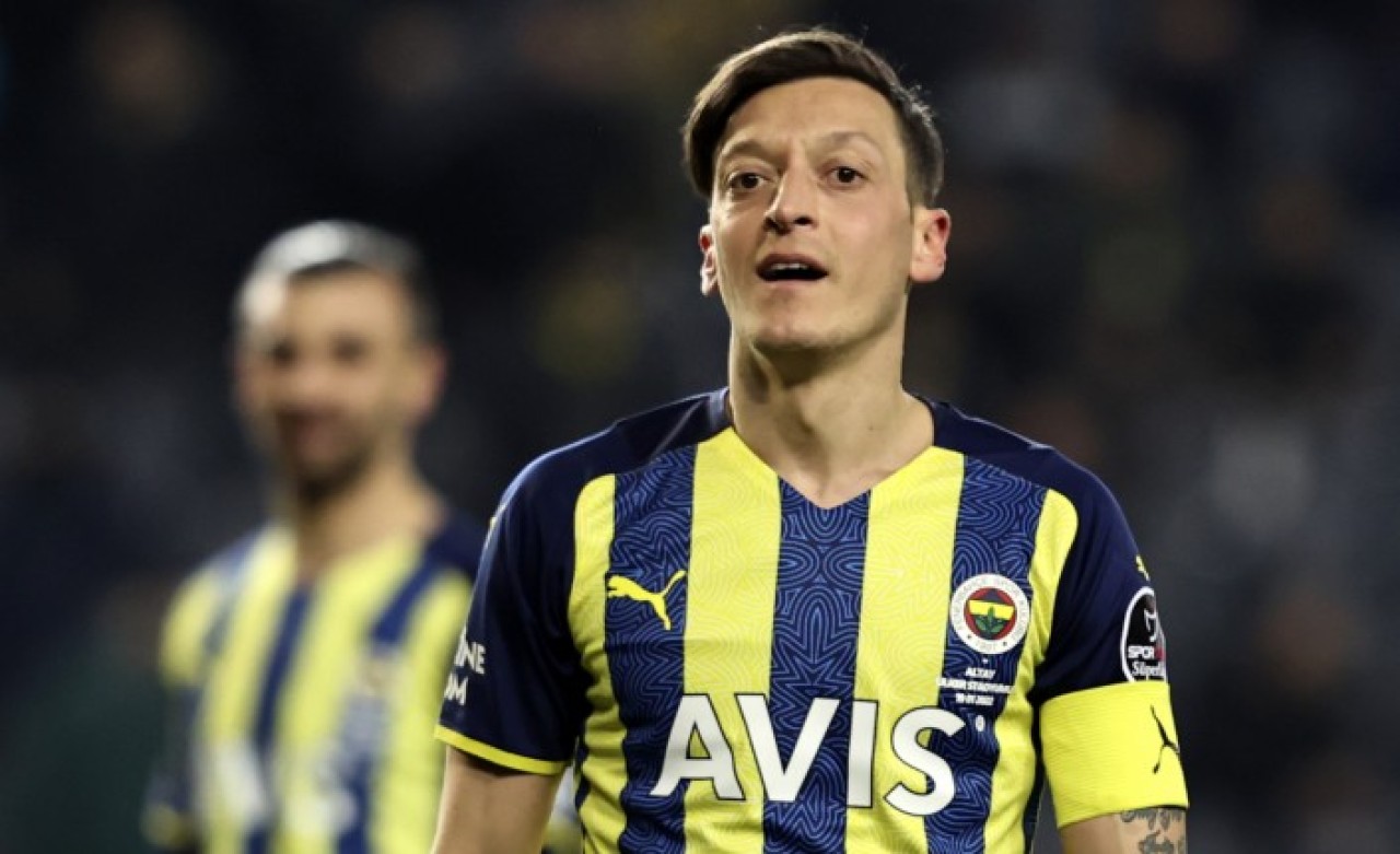Türkiye defterini kapattı! Mesut Özil'in yeni takımı çok konuşulacak