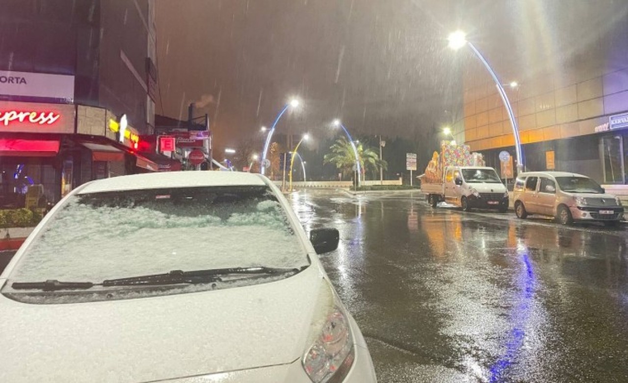 İstanbul'da kar yağışı etkili oluyor