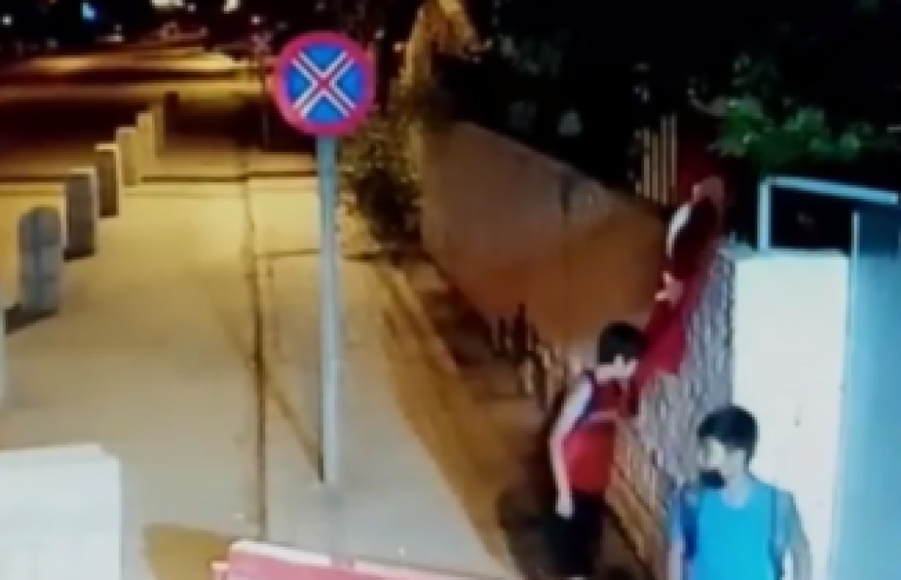 Kahramanmaraş’ta çocukların bayrak sevgisi yürekleri ısıttı