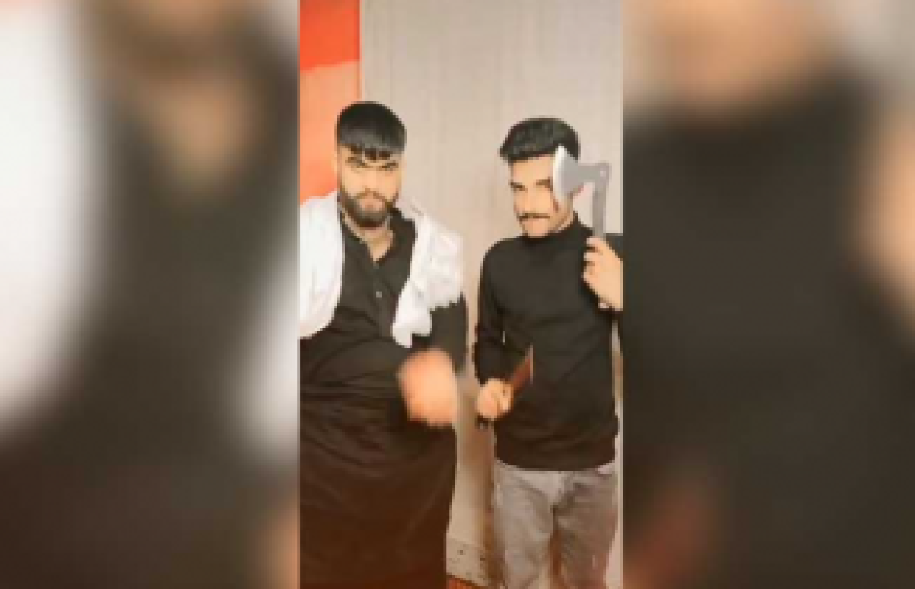 Kaçak yollarla Türkiye'ye gelen Pakistanlılar silah ve satırlarla meydan okudu!