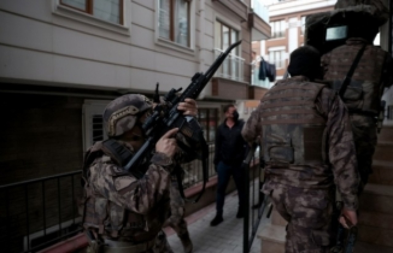 İstanbul'da operasyon: Gözaltılar var