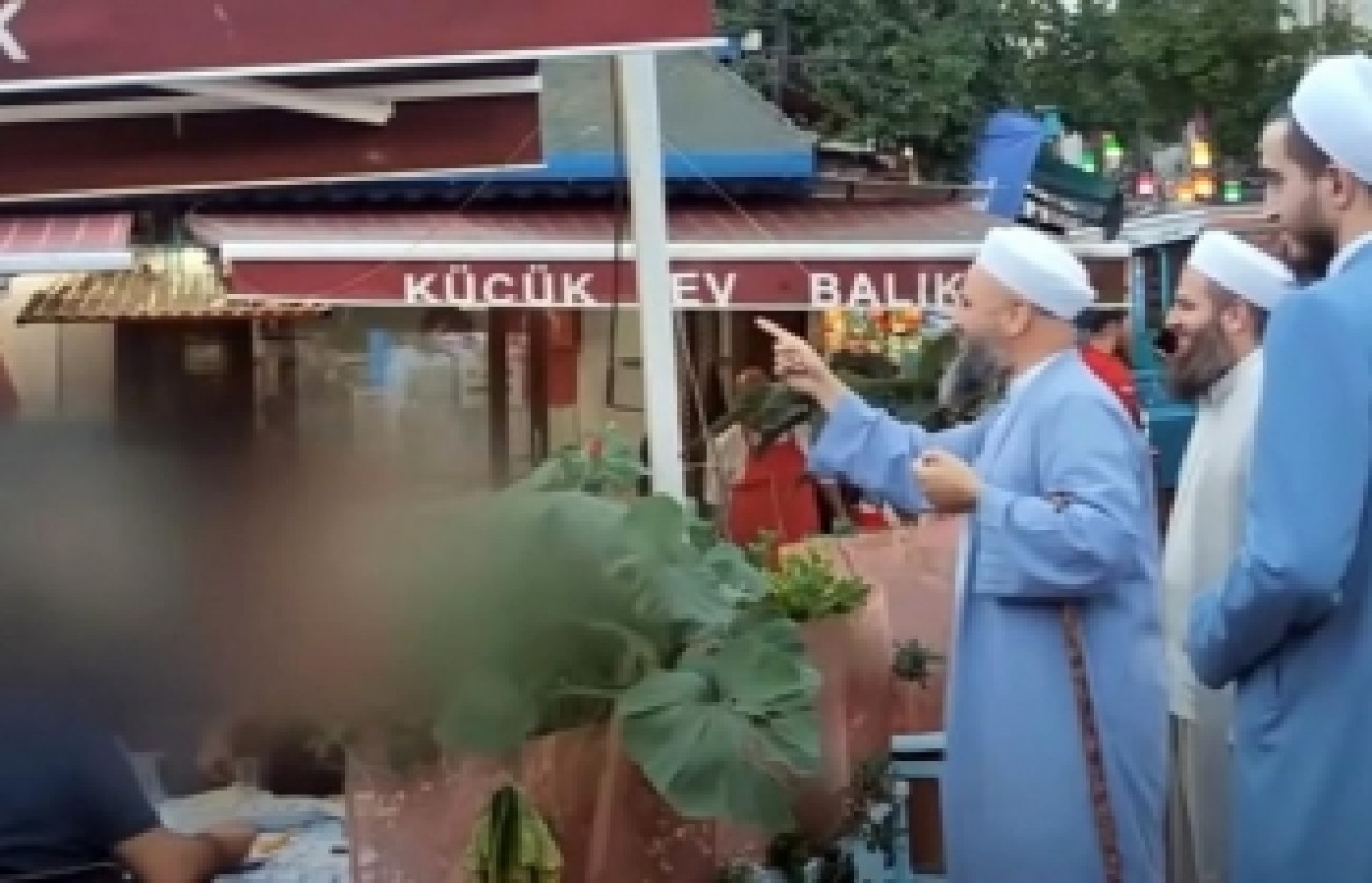 'Tebliğciler' grubunun alkol kullanan insanları uyardığı video gündem oldu