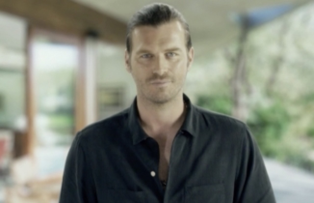 Kıvanç Tatlıtuğ’un aşı videosu sosyal medyaya damga vurdu