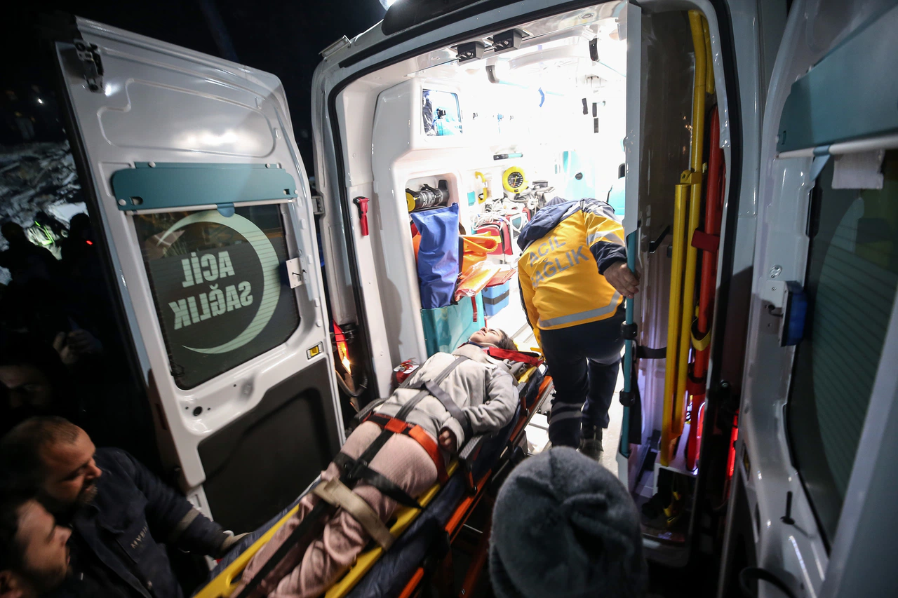 Hatay'da enkaz altında kalan öğretmen Mesude Akar'dan sevindiren haber