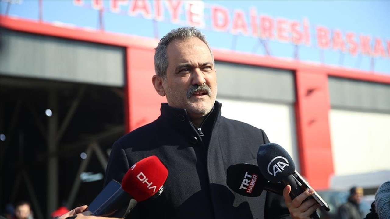 Milli Eğitim Bakanı Özer okulların ne zaman açılacağını açıkladı