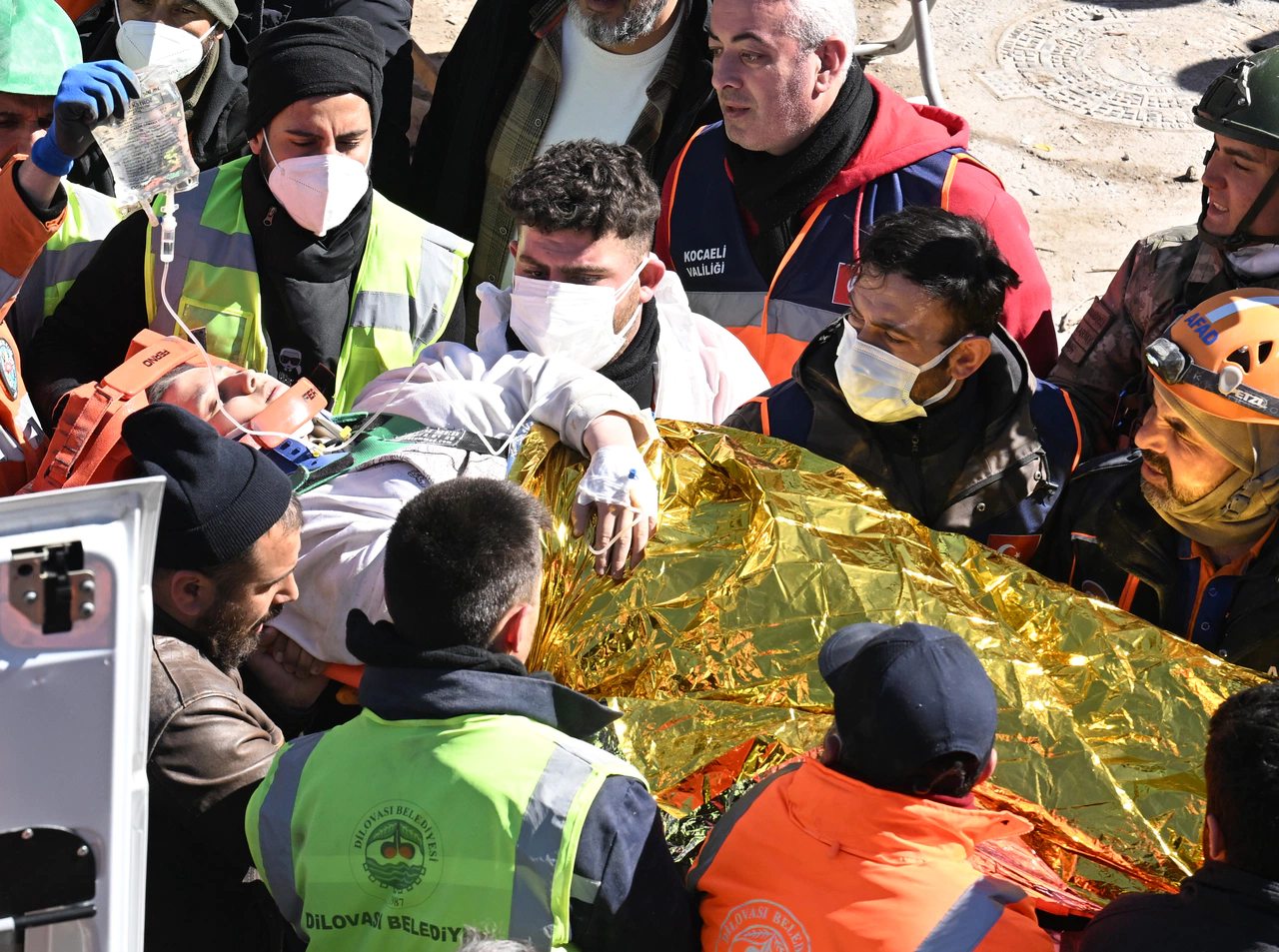 Kahramanmaraş'ta Aleyna Ölmez depremden 248 saat sonra enkazdan çıkarıldı