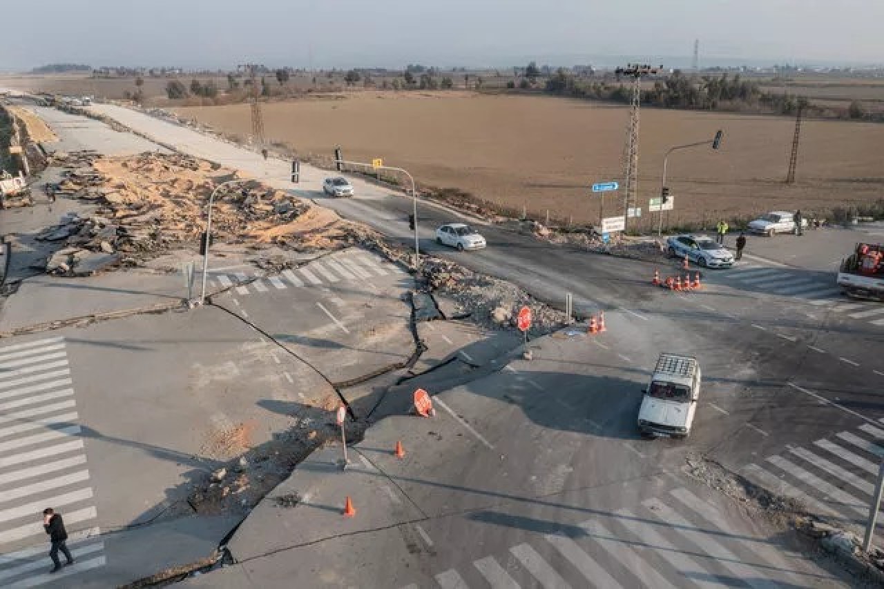 MTA diri fay haritasını güncelledi: 45 il,  110 ilçeden geçiyor. Diri fay nedir?