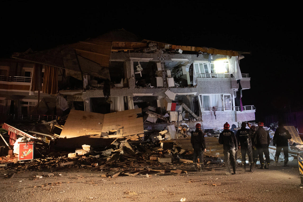 Hatay'daki depremden acı haberler geliyor: Ölü ve yaralılar var