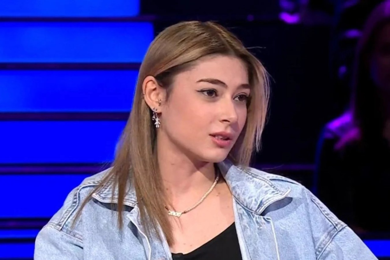 Kim Milyoner Olmak İster'e katılmıştı. Depremde Simay Atlı öldü