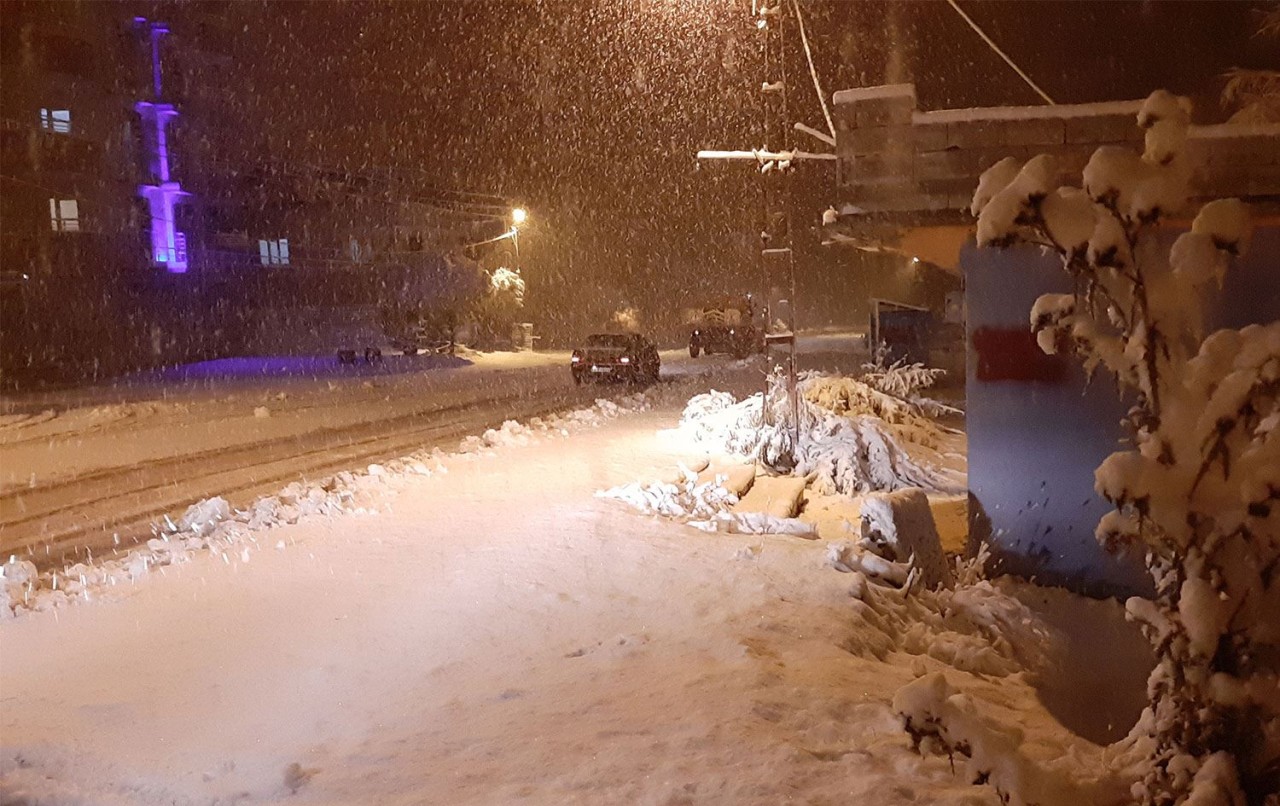 Meteoroloji açıkladı: 3 ilde yağmur,  3 ilde kar var. Çığ tehlikesine dikkat