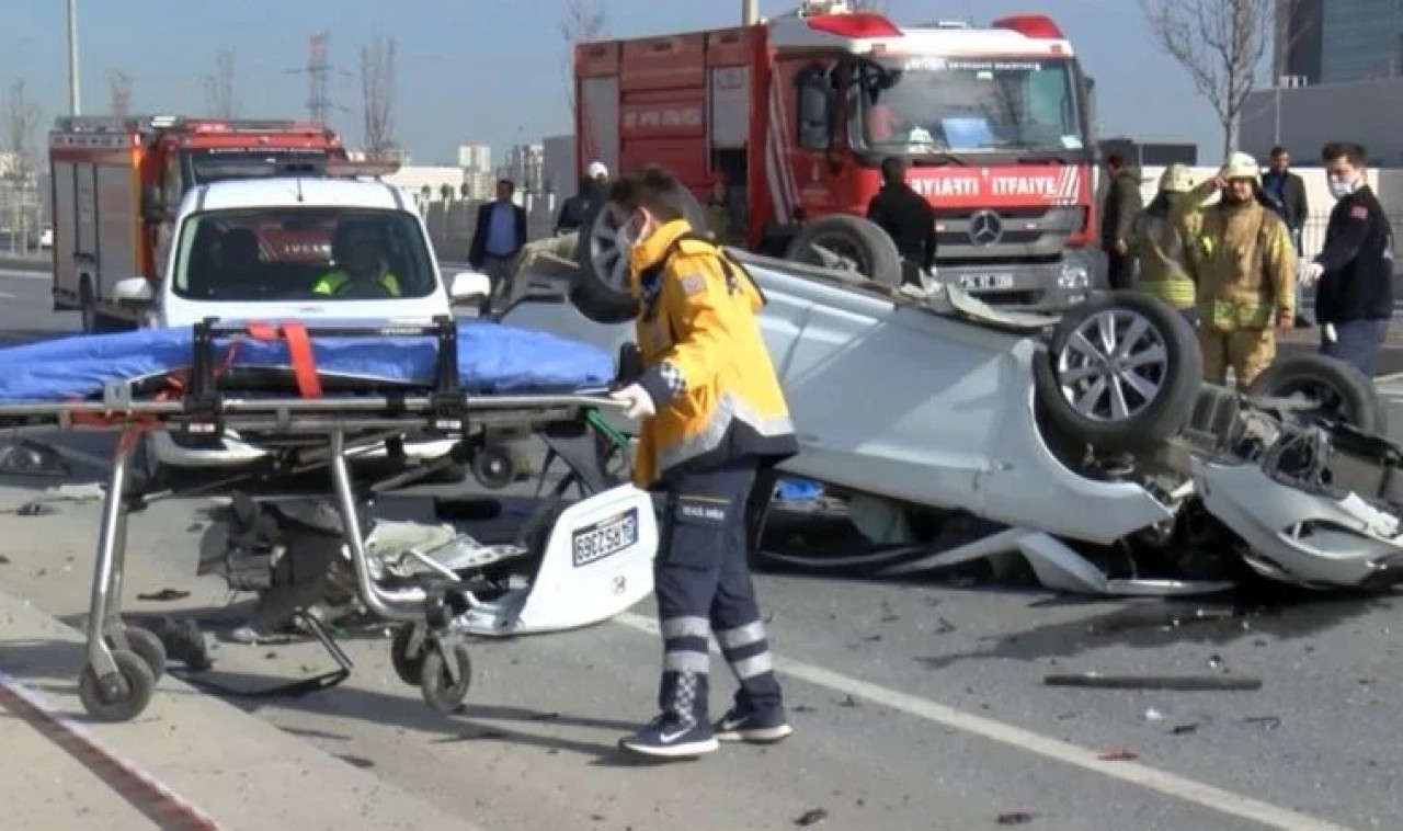 Başakşehir'de feci kaza: Gökhan Arslan öldü,  Pınar Canlı ve kızı Ayşe Canlı yaralı