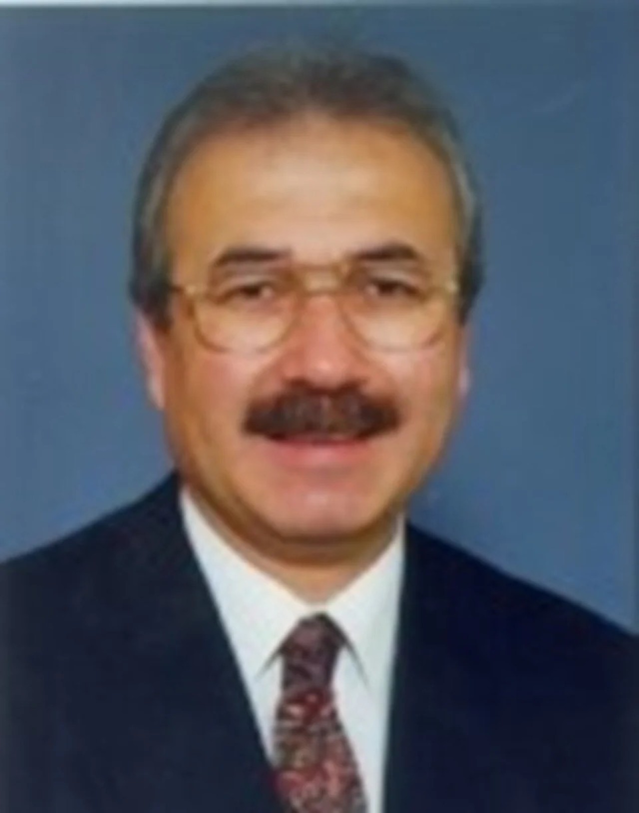 Eski milletvekili İstanbul'daki evinde ölü bulundu