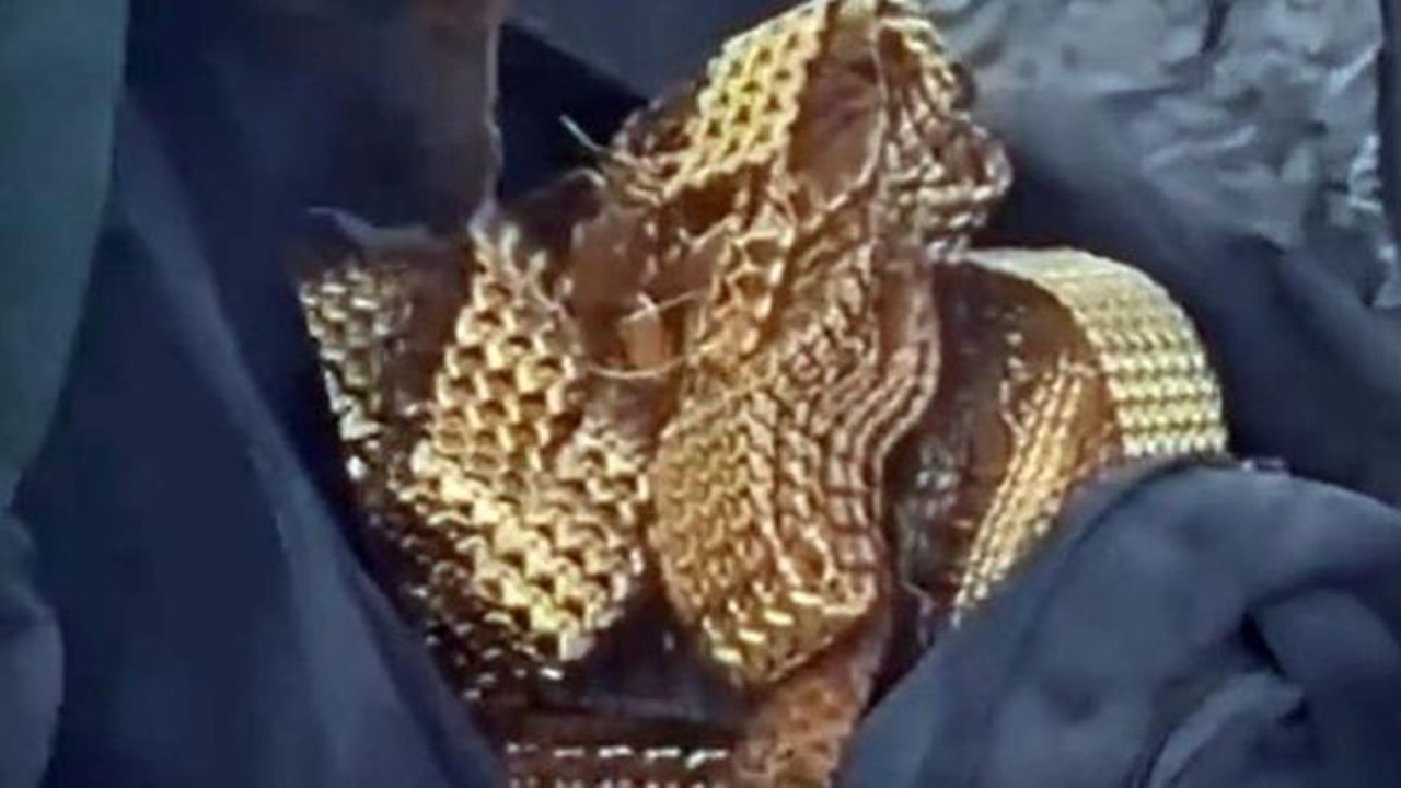 Enkazdan çıkan 78 kilo altın bakın kimin çıktı?