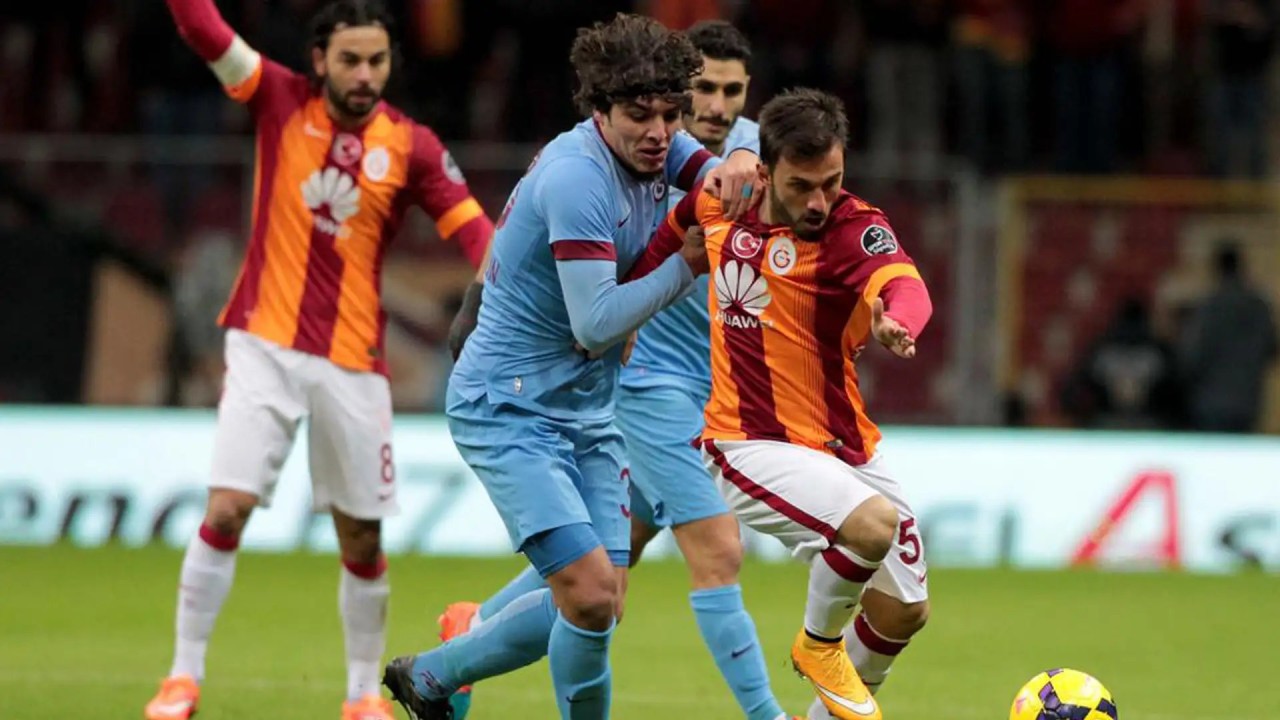 Milli futbolcu Türkiye'yi yasa boğan deprem felaketinden sonra futbolu bıraktı