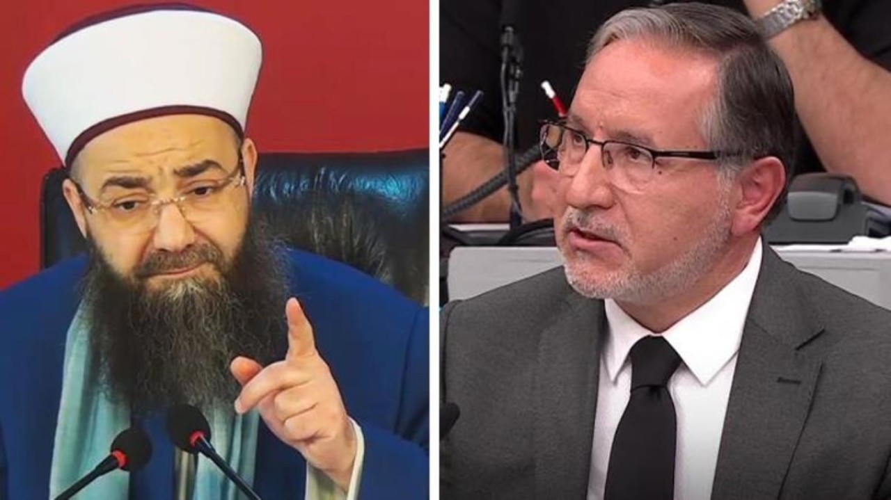 Cübbeli Ahmet'ten İlahiyatçı Mustafa Karataş'a sert sözler: 'İnsanlara din öğretiyor birde'