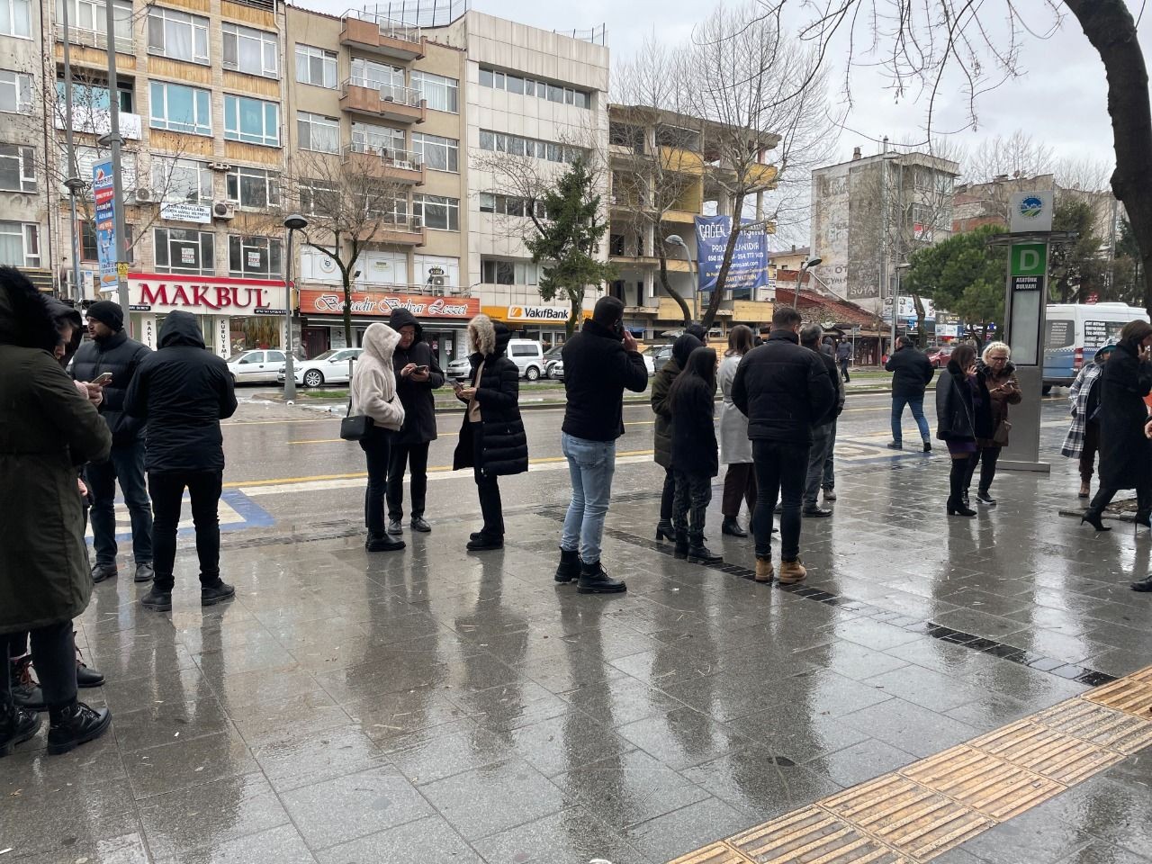 Son dakika: Sakarya'da şiddetli deprem iddiası!