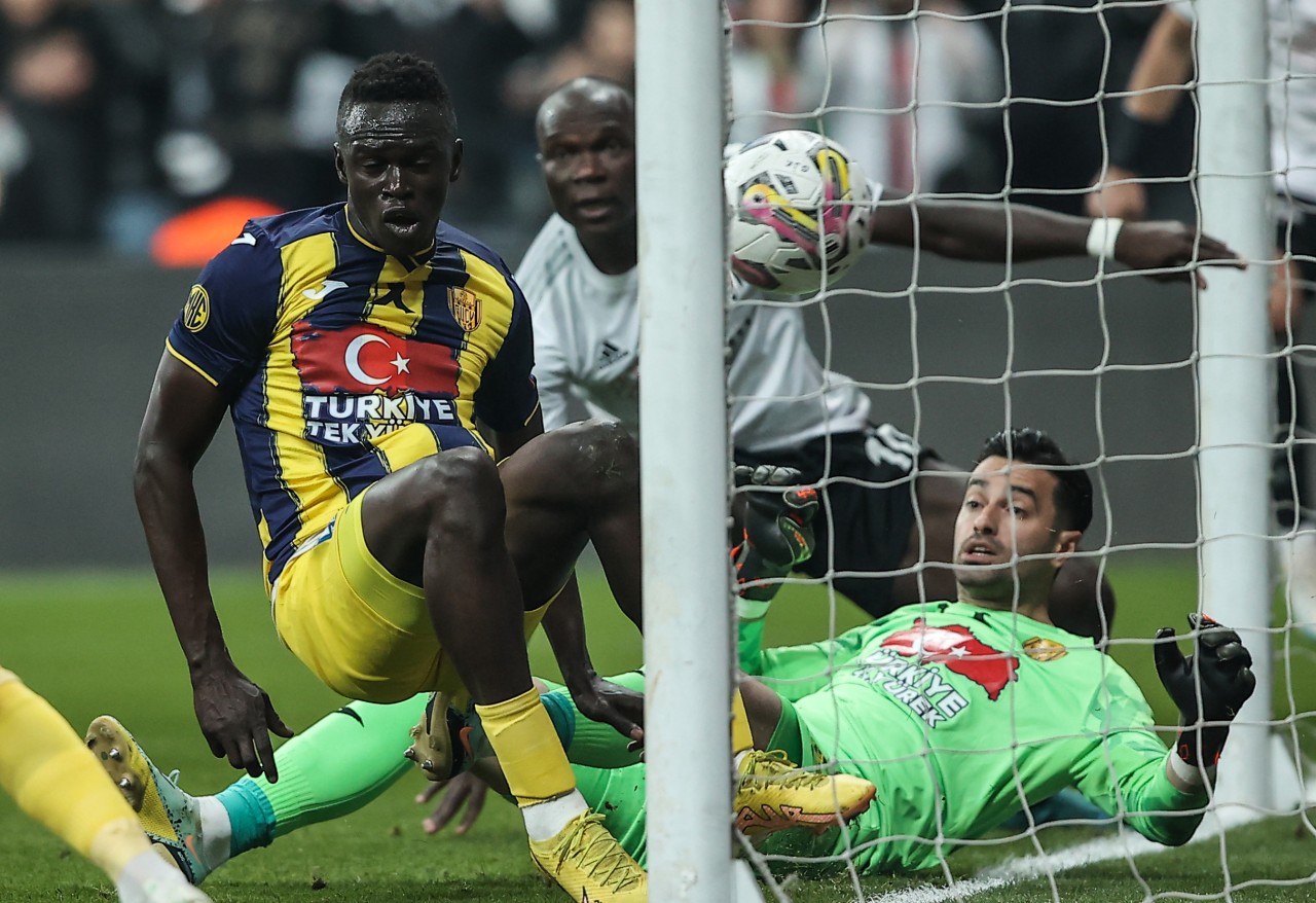 Aboubakar golle döndü,  Beşiktaş Ankaragücü'nü yendi