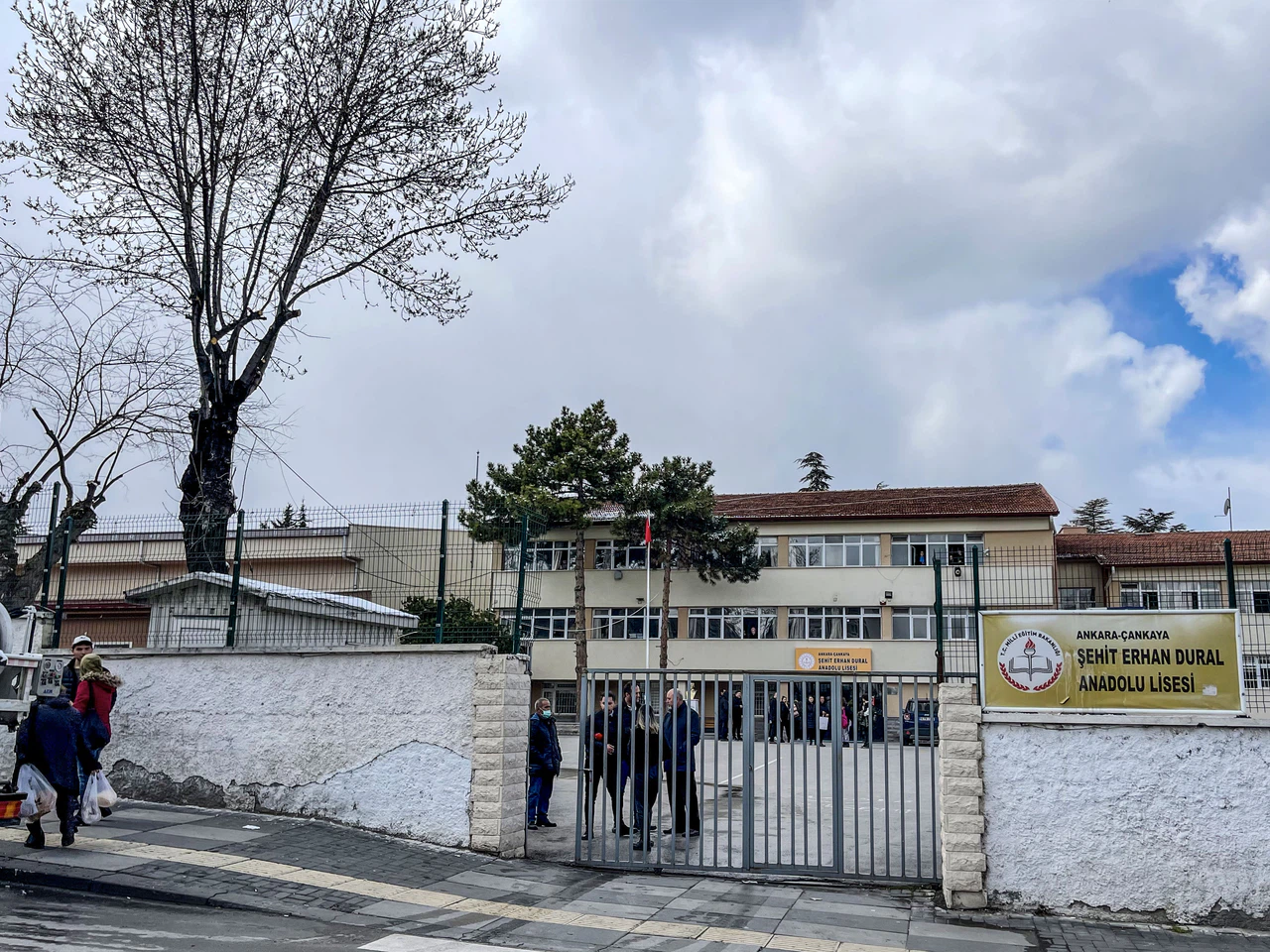 Ankara'da okuldan uzaklaştırılan öğrenci bıçakla dehşet saçtı: Alperen Palta öldü,  5 yaralı