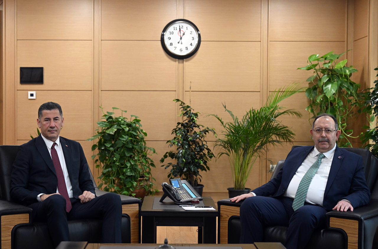 Sinan Oğan YSK'ya başvuruda bulundu