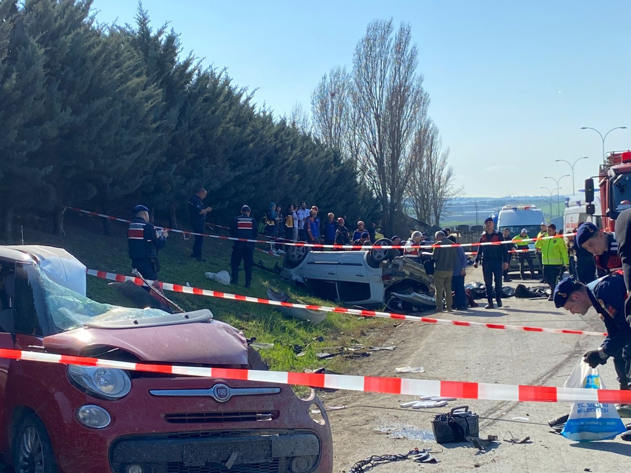 Silivri TEM'de korkunç kaza: 6 kişi öldü