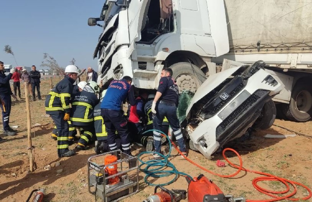 Mardin'de feci kaza: Hasan Apaki ve Hatice Apaki öldü,  Mehtap Apaki yaralı