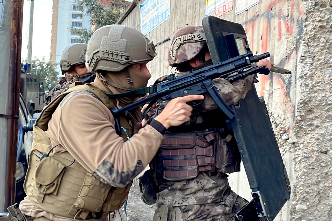 Mersin'de şafak vakti nefes kesen operasyon