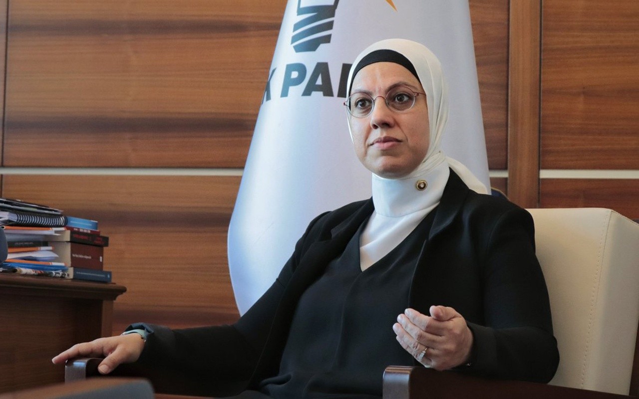 Merve Kavakcı,  Cumhurbaşkanı Erdoğan'ın imzasıyla görevinden alındı