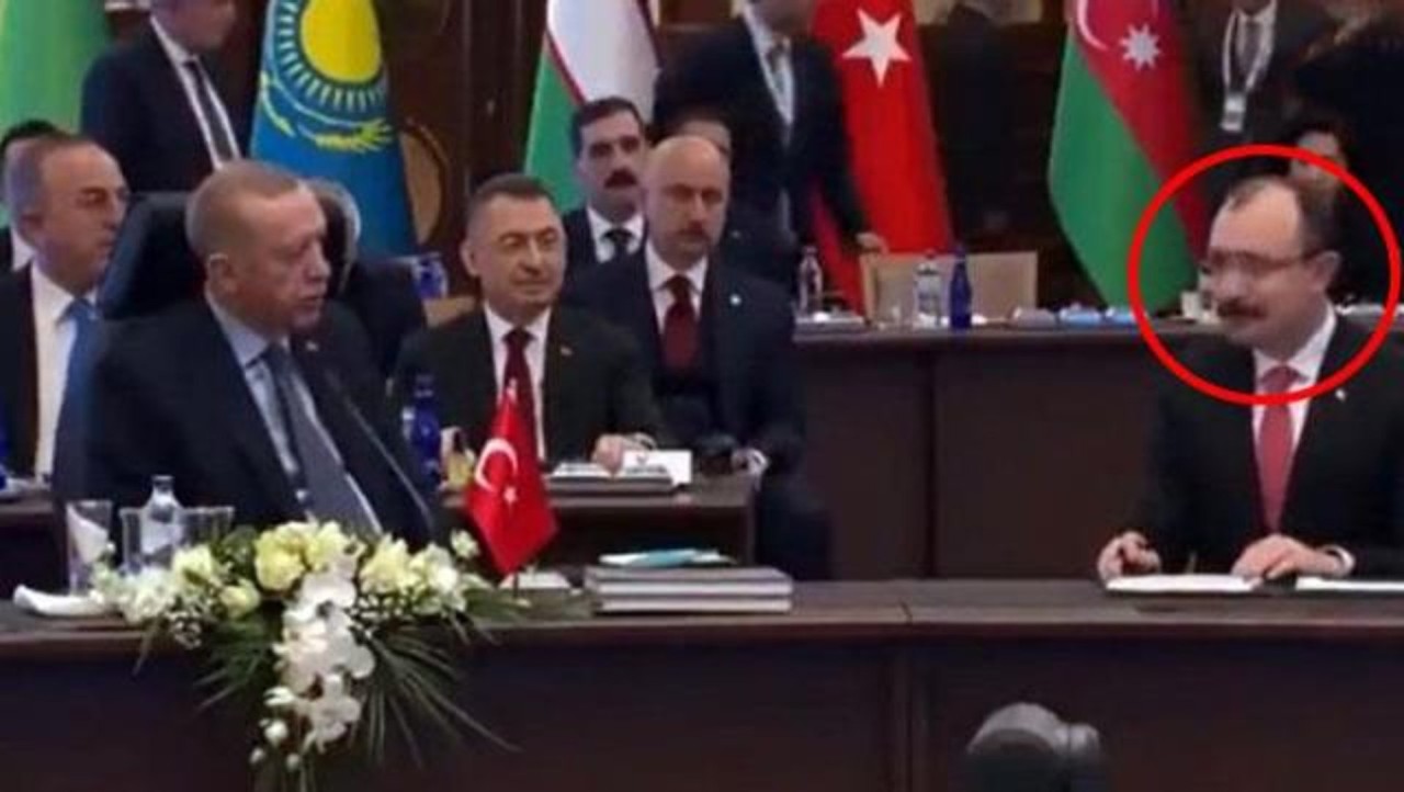 Cumhurbaşkanı Erdoğan,  Bakan Muş'a sinirlendi: O ne biçim imza,  değiştir