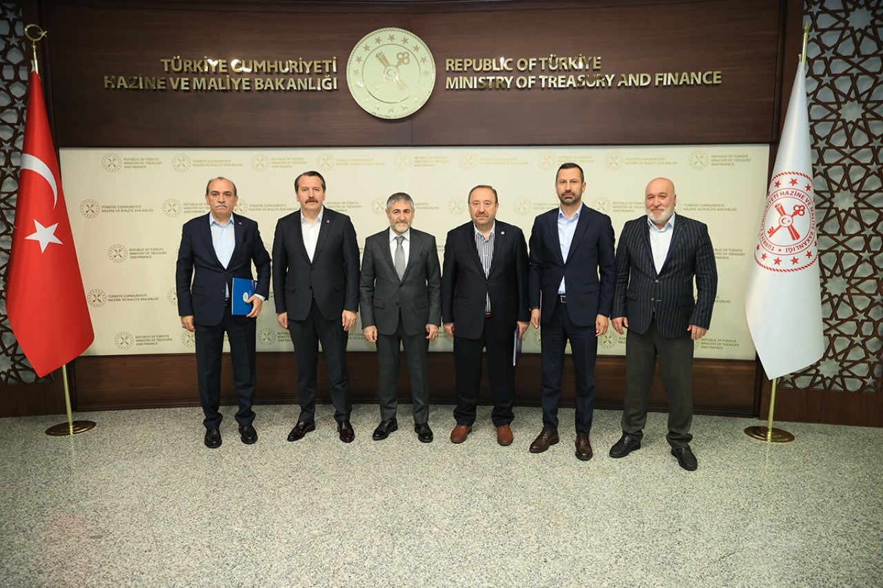 Memur ve emekli maaşlarıyla ilgili flaş gelişme: Ne olması gerektiğini bakan Nebati'ye açık açık söylediler