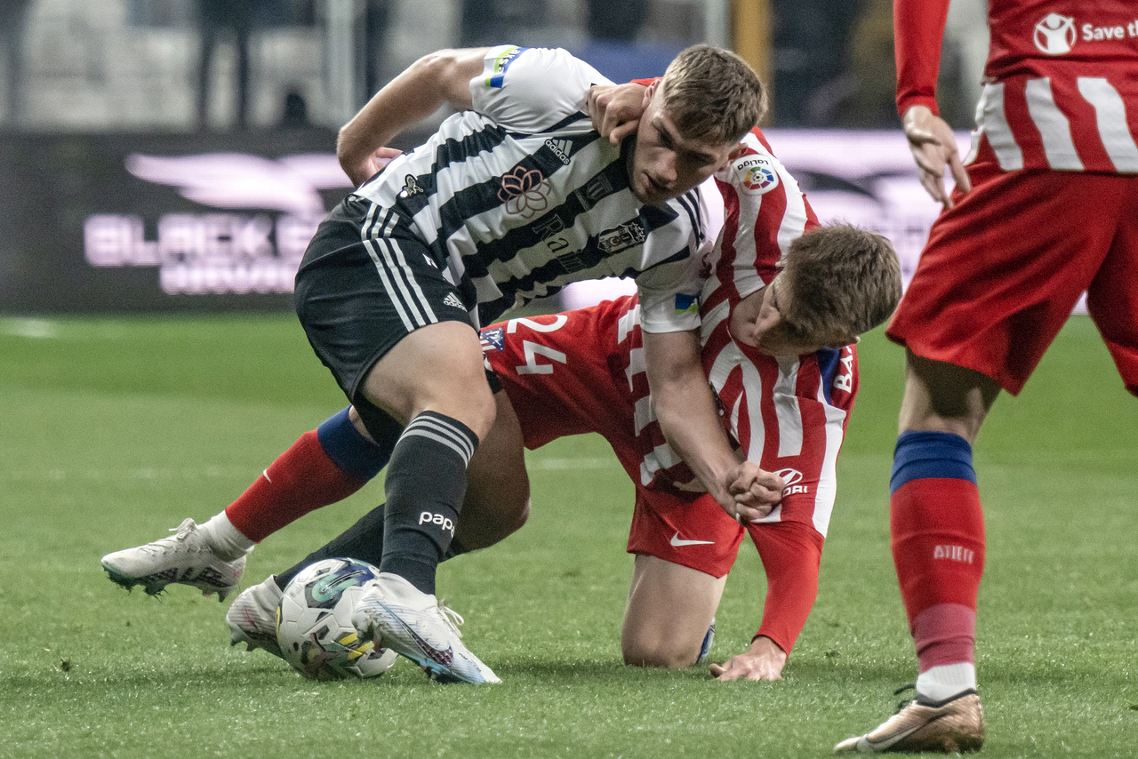 Dolmabahçe'de çok özel maç: Beşiktaş Atletico Madrid'i 2-0 yendi