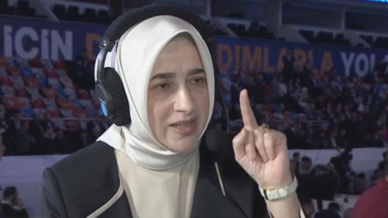 Prof. Dr. Ebubekir Sofuoğlu'ndan skandal paylaşım. Özlem Zengin çileden çıktı