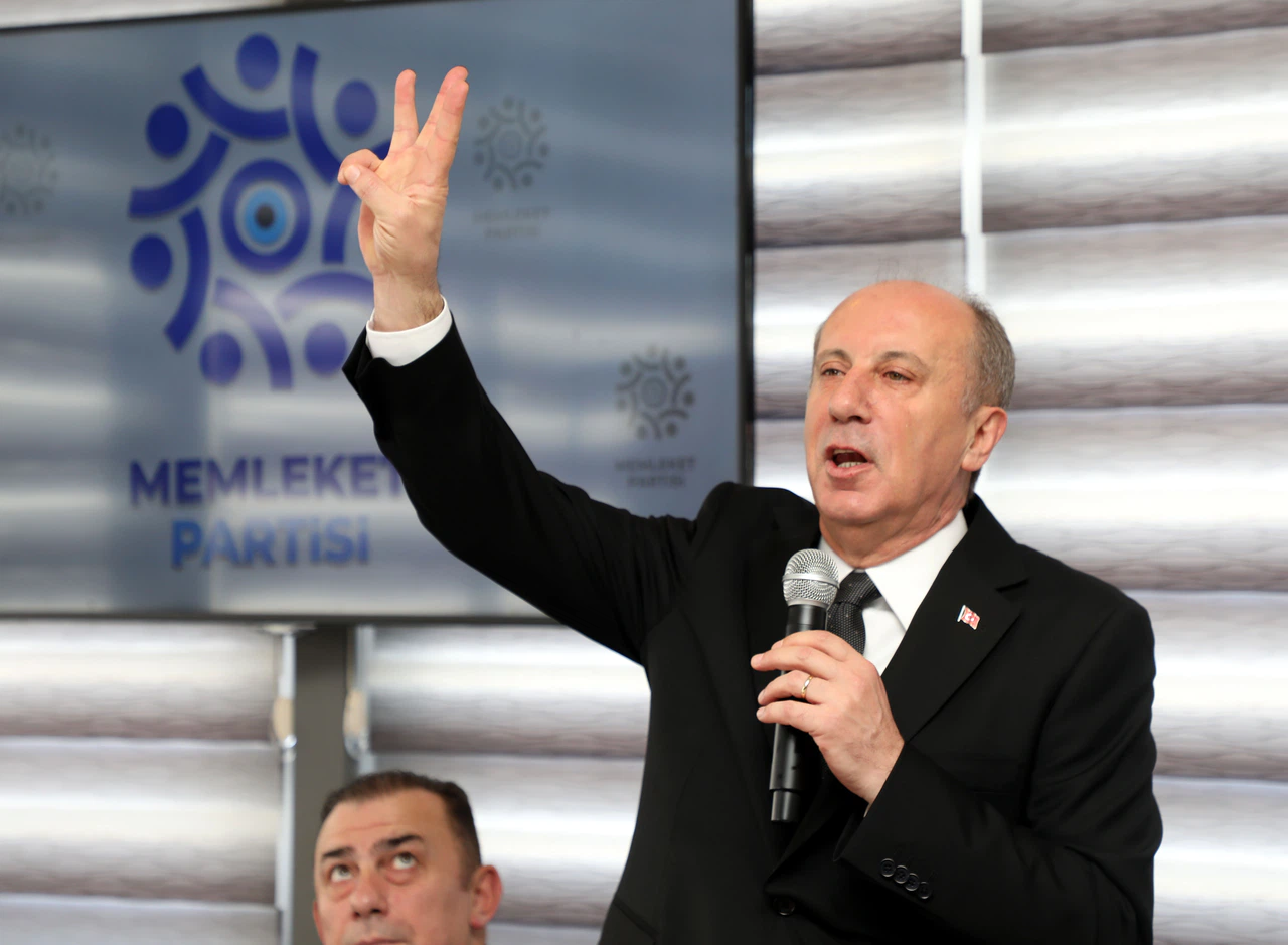 Muharrem İnce'ye İş Bankası Akay şubesi sorusu: 'Bu suçtur' diyen 6 kurmayı istifa etti. Neden kapatmadınız?