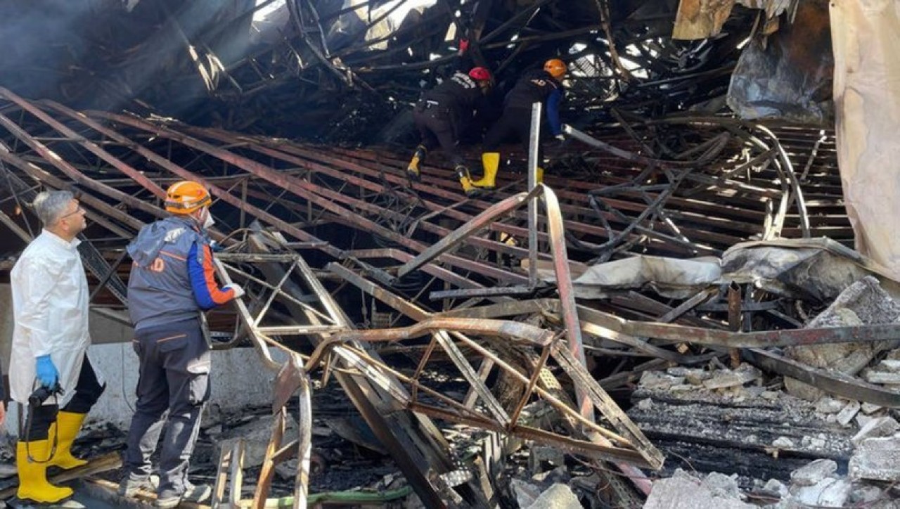 Mersin'den yürek yakan haber: Yangında itfaiyeci Nazmi Çelikkaya ve 3 işçi öldü