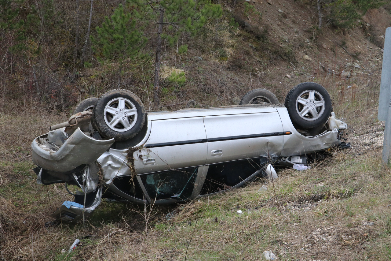Kastamonu'da kaza: Ebrar Türkmenoğlu öldü. Mustafa Kurtçuoğlu ve Sema Kurtçuoğlu ile 2 çocuk yaralandı