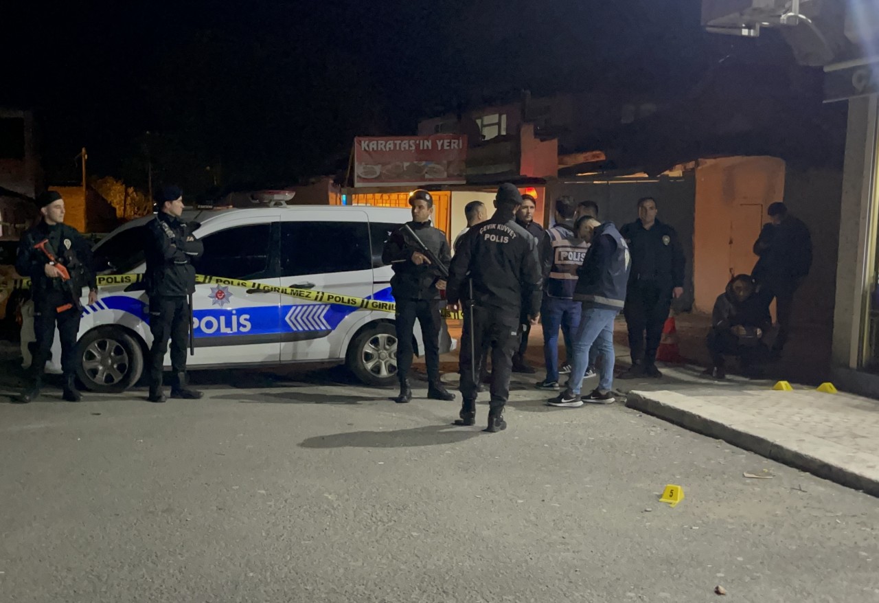 Tekirdağ'da kaçan kişiyi kovalayan polis,  başka bir şüpheli tarafından vuruldu