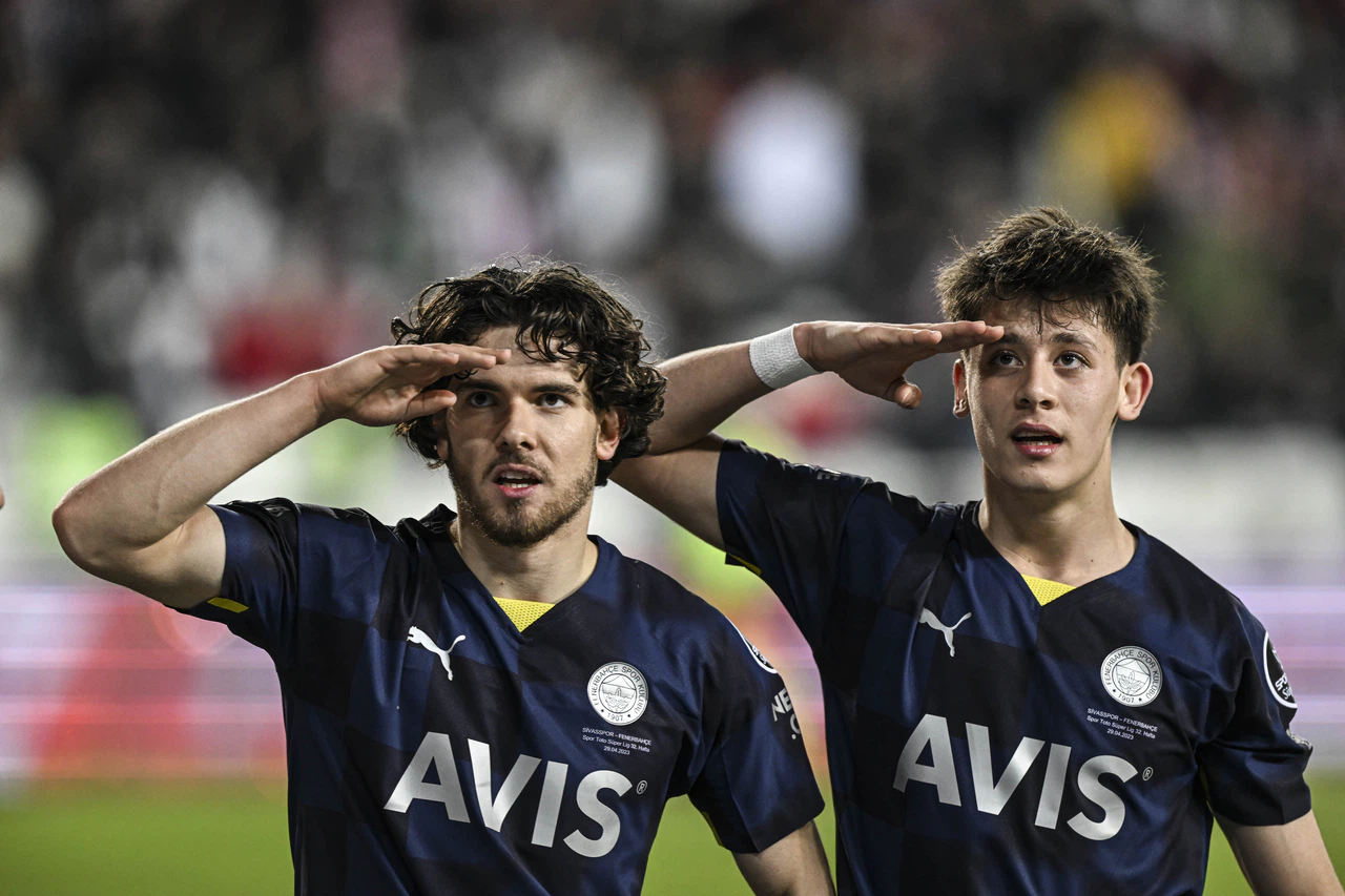 Fenerbahçe Sivas'tan geçti. Selamı çaktı,  3 puanı kaptı