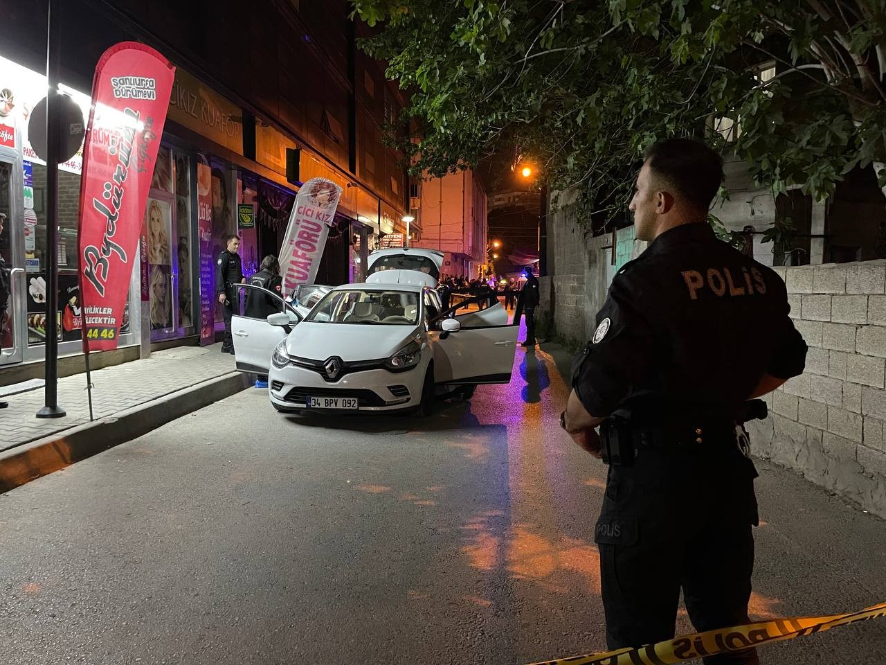 İzmir'de aracında silahlı saldırıya uğrayan Volkan Süvari öldü