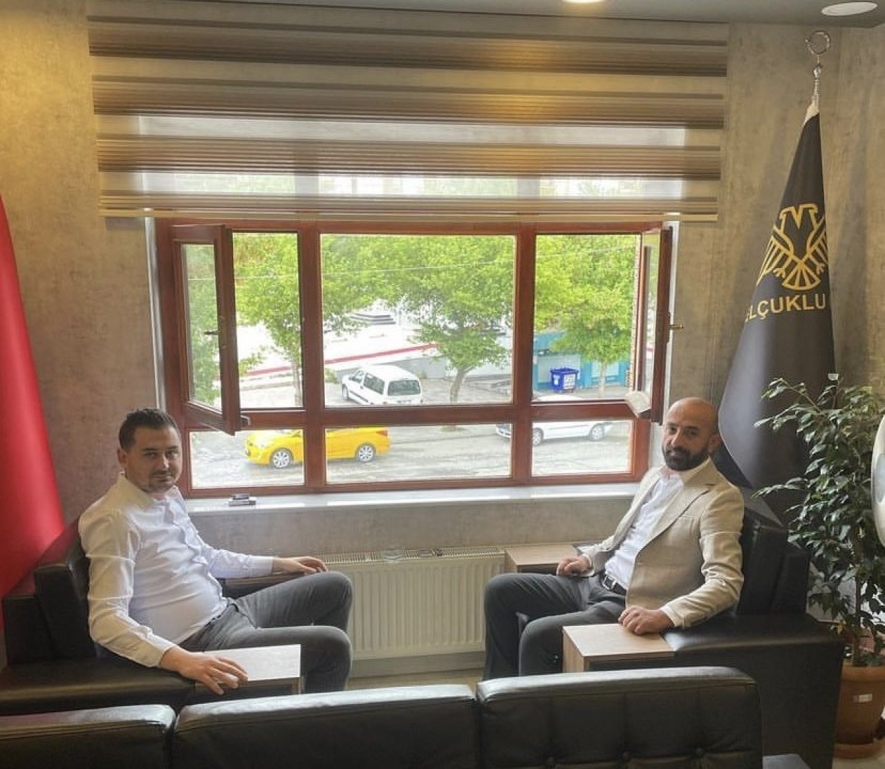 Ankara'da vurulan MHP eski yöneticisi Ferhat Özcan öldü. MHP Pursaklar Başkanı Mehmet Ersin Ekinci gözaltında