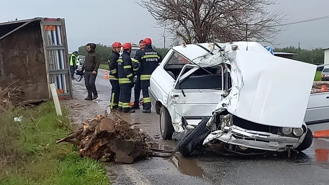 Akhisar'da korkunç kaza: İsmail Yüksel ile Halil İbrahim Yüksel öldü