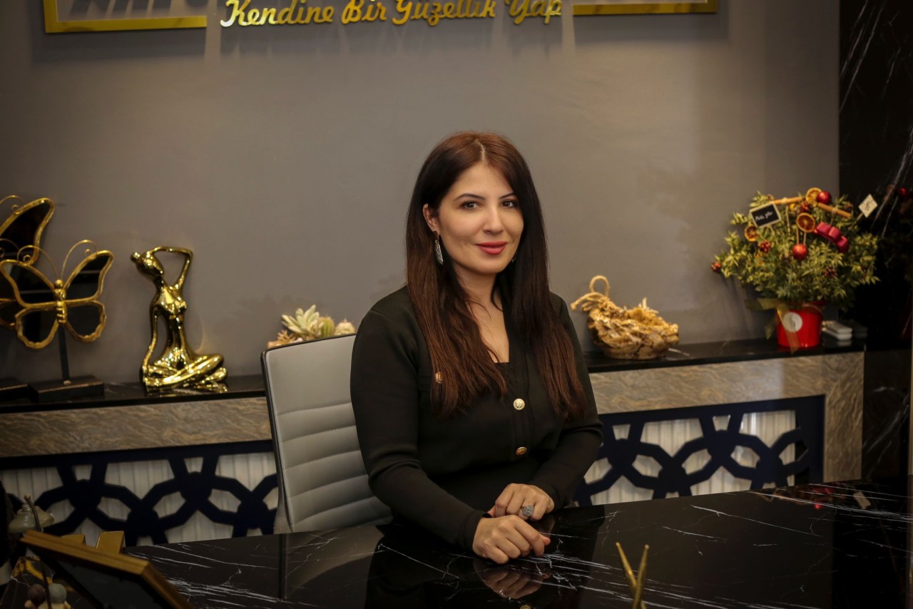 Güzellik Uzmanı ve Fenomen Ahu Tonguç yeni şubesini açmak için geri sayıma başladı